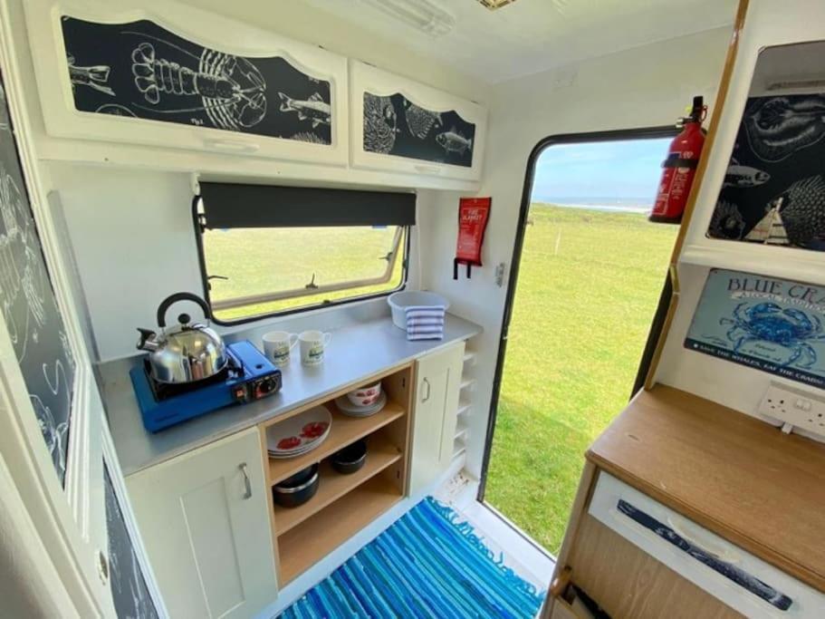 St Ives Lily Cosy Campervan With Sea Views & Amazing Sunrises מראה חיצוני תמונה
