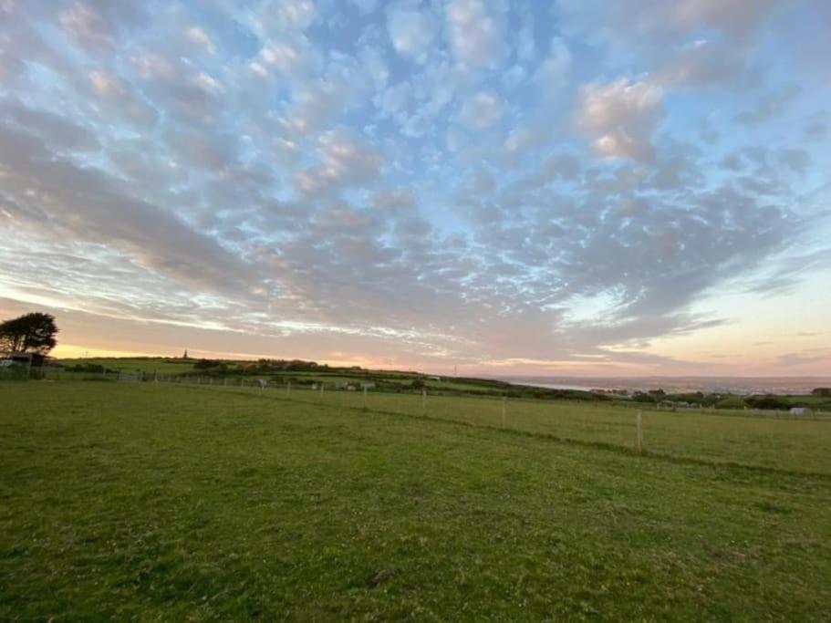 St Ives Lily Cosy Campervan With Sea Views & Amazing Sunrises מראה חיצוני תמונה